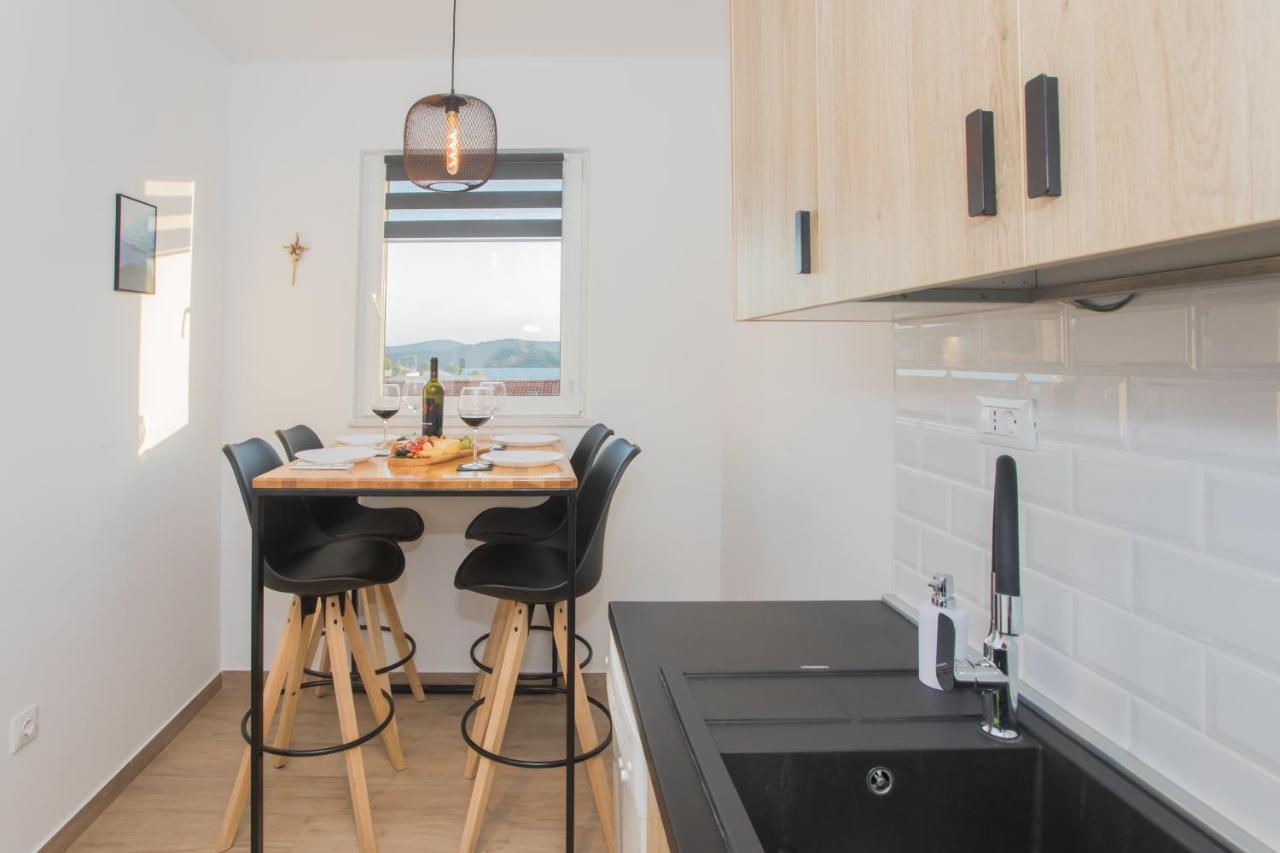 Dalma Residence Apartman Lavandella Zaboric Bagian luar foto