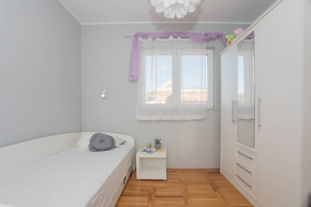 Dalma Residence Apartman Lavandella Zaboric Bagian luar foto
